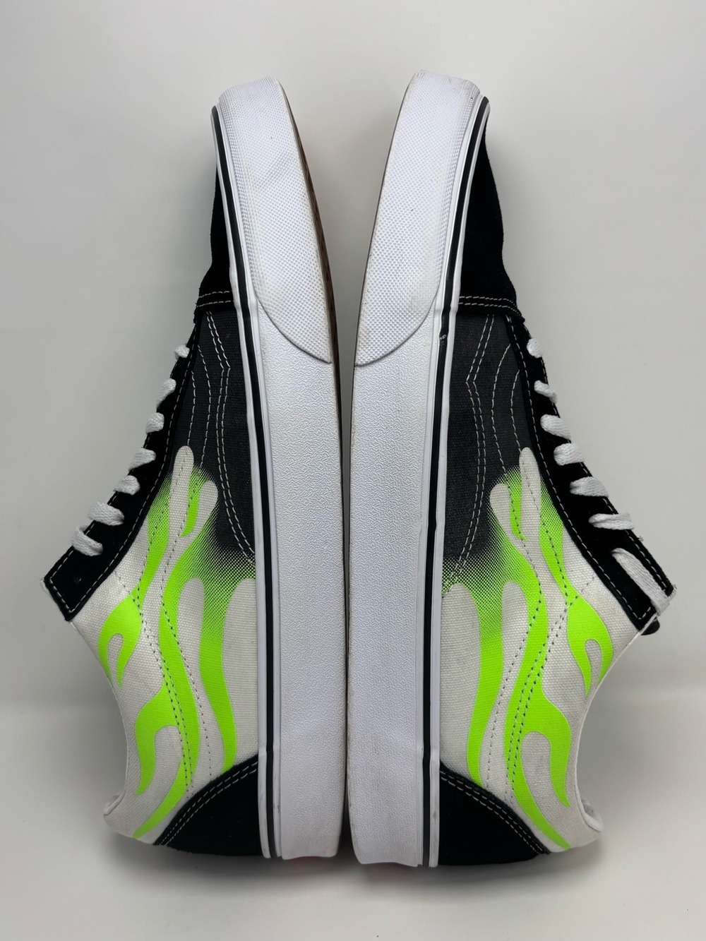Vans Men’s Shoes Black & Neon Green Flame Old Skool Sneakers Size 13 - Picture 9 of 16
